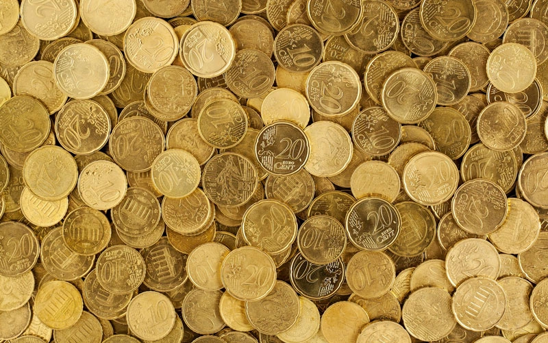 widok na monety z góry